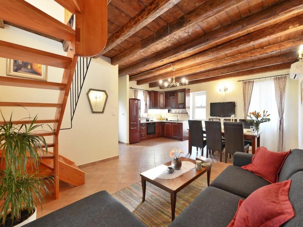 Villa Omis Luaran gambar