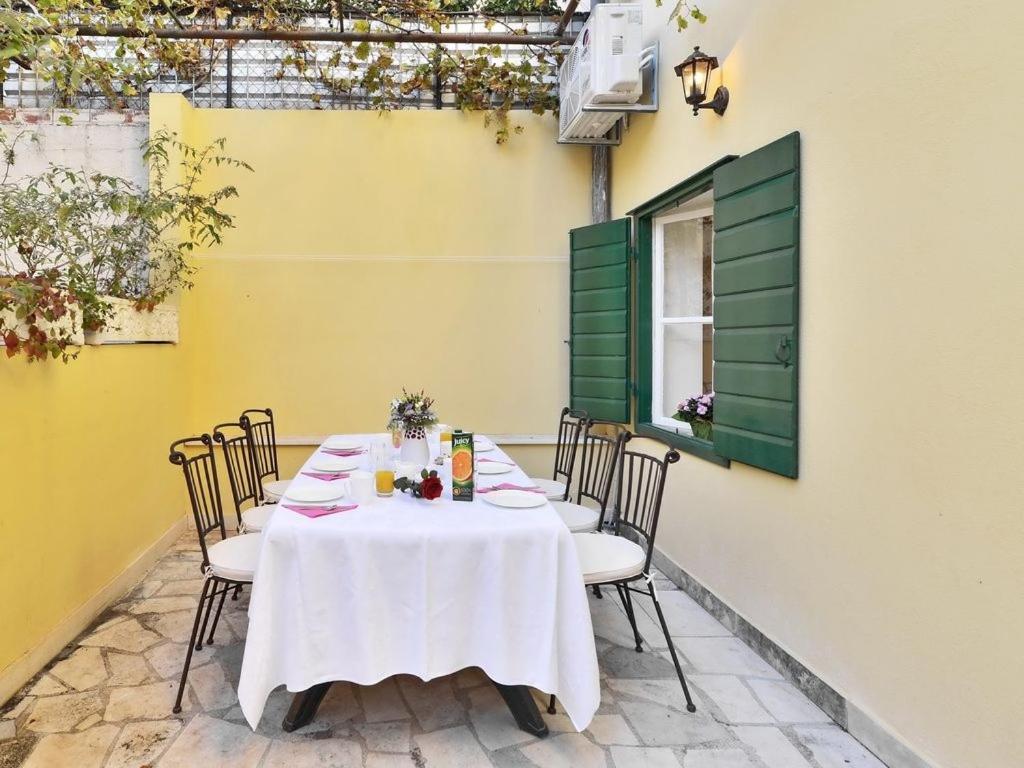 Villa Omis Luaran gambar
