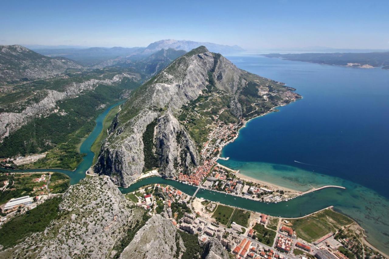 Villa Omis Luaran gambar